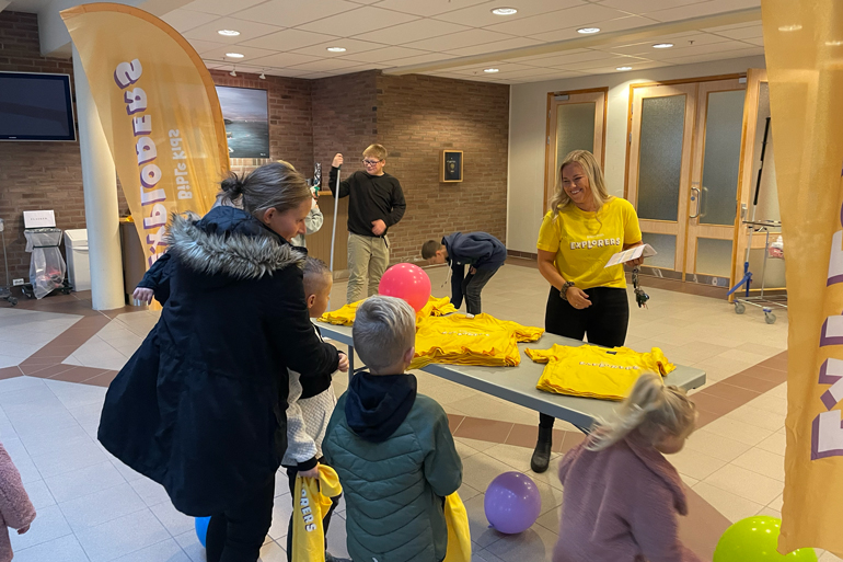 Barna får en egen t-skjorte