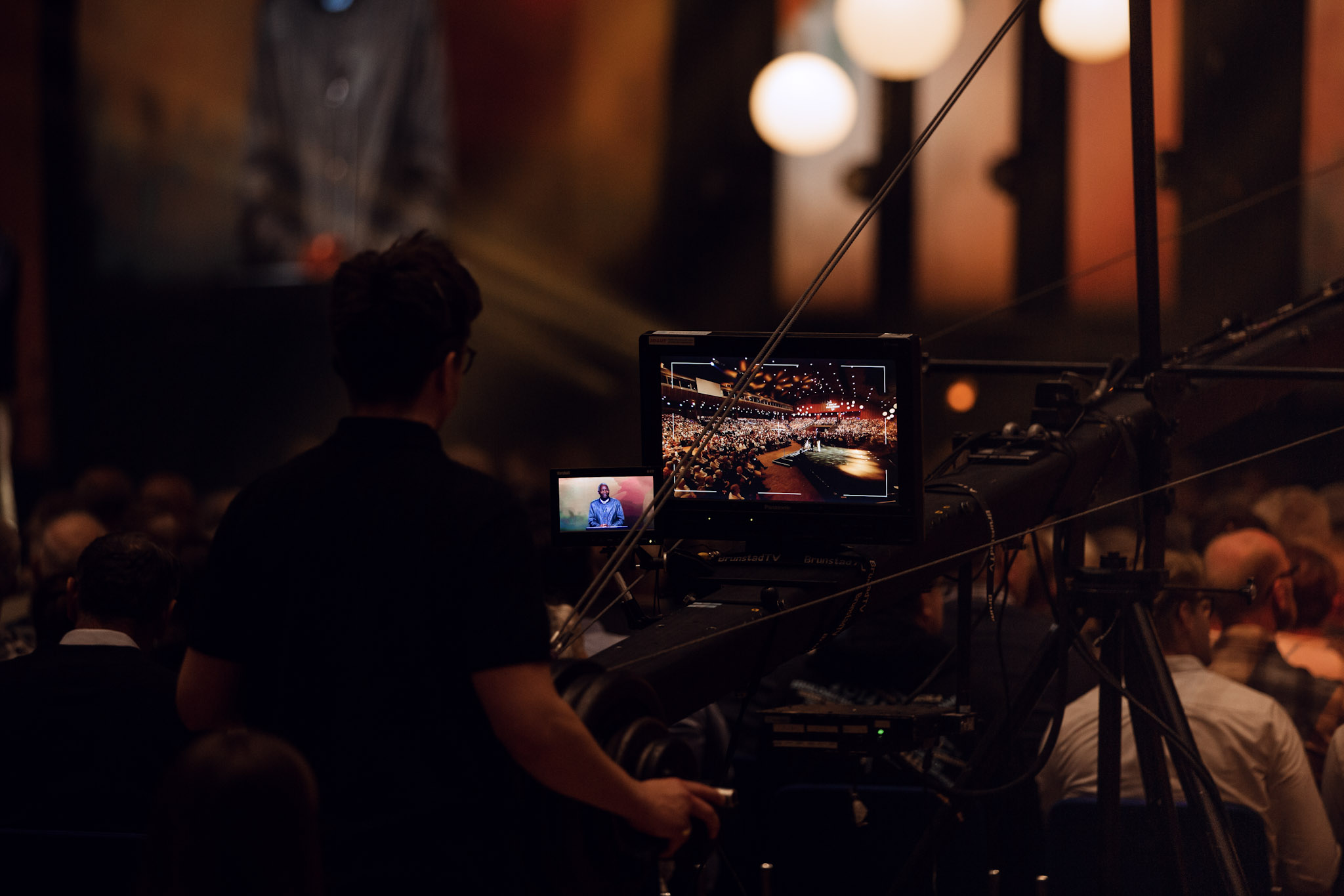 Frivillig filmfotograf i storskjermproduksjon og TV-sending for BCC