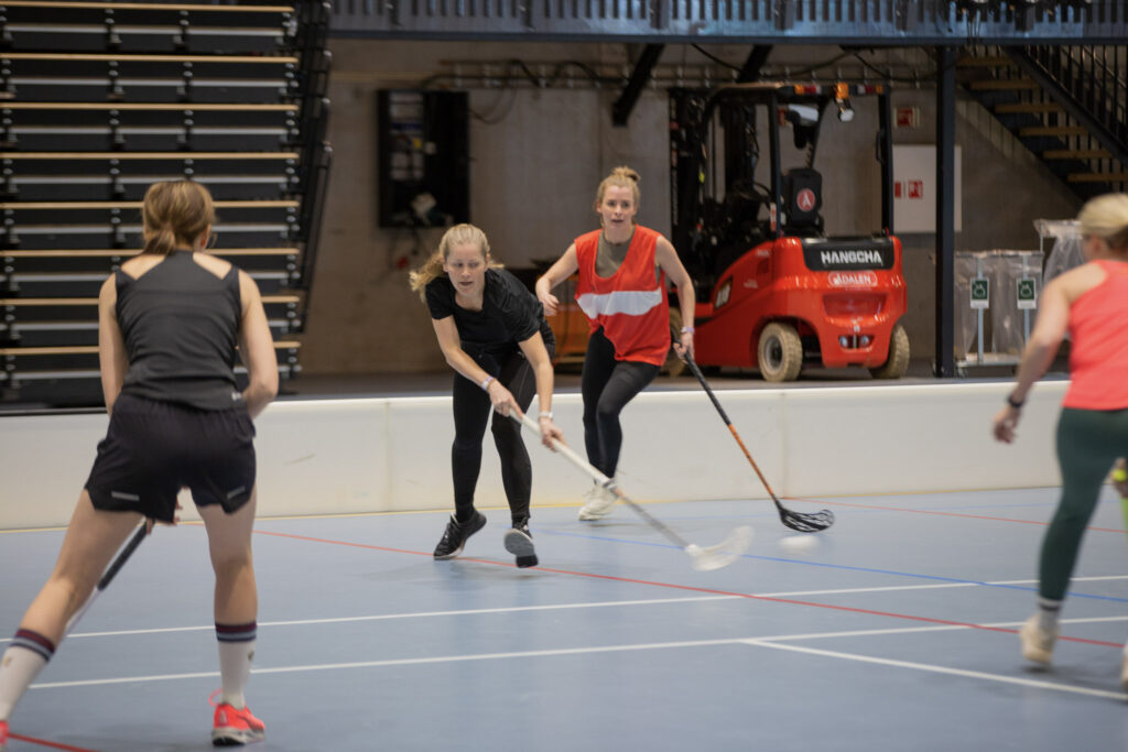 Innebandy under søstrestevnet
