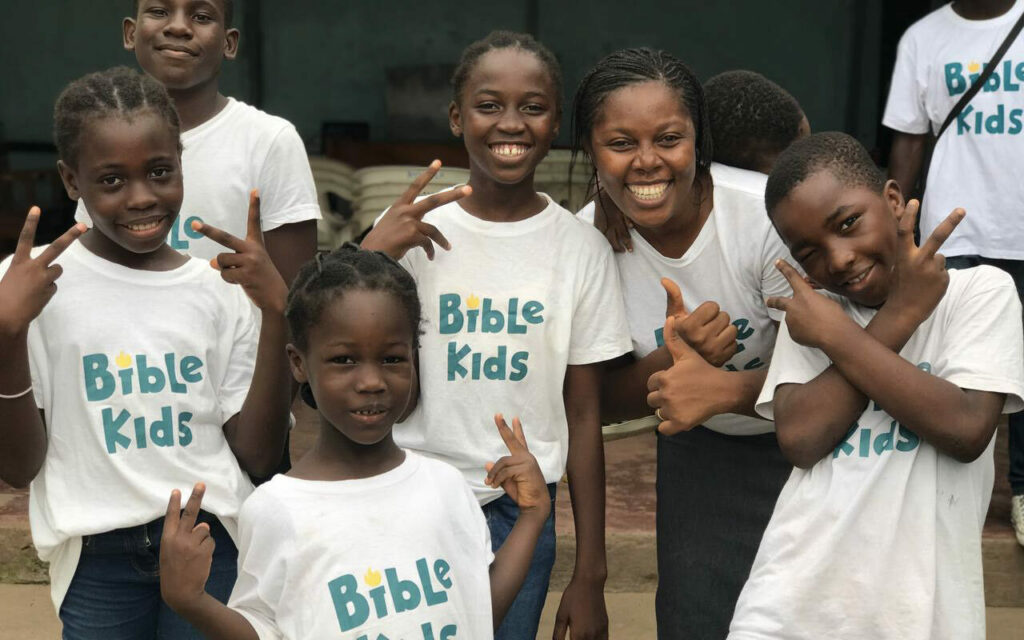 Bible Kids fra lokalmenigheten Yaounde i Kamerun