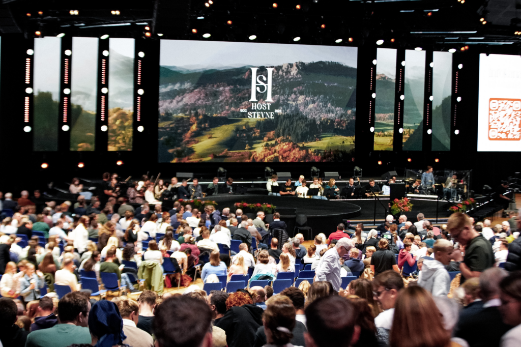 The conference opened on Friday with an evening meeting, including prayer, music and short messages.