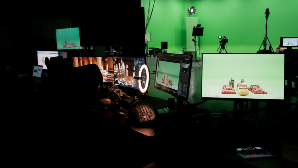 Green screen studio under filminnspilling av dronning Ester