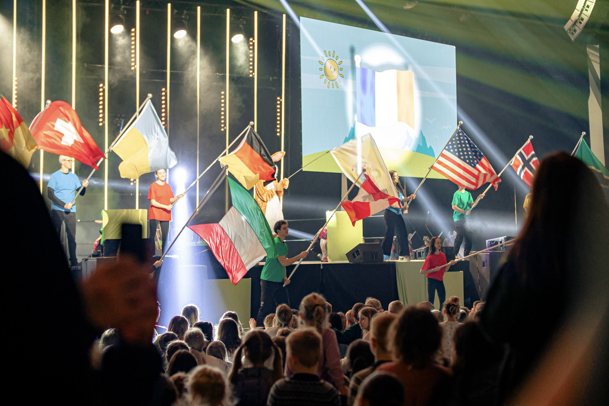 Et internasjonalt miljø – her fra påskeshow for barna.